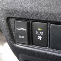 6206 ハイエース DX 2WD 2000cc ガソリン車 3/6人乗り 14kmのサムネイル