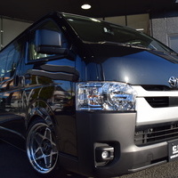 6181 8型ハイエース DX  2WD 2,000CC ガソリン車 4ナンバー 3/6人乗りのサムネイル