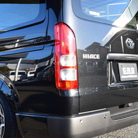 6181 8型ハイエース DX  2WD 2,000CC ガソリン車 4ナンバー 3/6人乗りのサムネイル