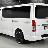 6386 8型ハイエース スーパーGL ダークプライムS  2WD 2,800CC ディーゼル車 4ナンバー 2/5人乗りのサムネイル