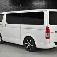 6480 令和4年式 ハイエース スーパーGL ダークプライムⅡ 2WD 2,000cc (ガソリン車)  2/5人乗車  6.7万km 車検令和8年12月12日のサムネイル