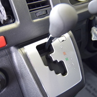 6204 8型ハイエース DX  2WD 2,000CC ガソリン車 4ナンバー 3/6人乗りのサムネイル