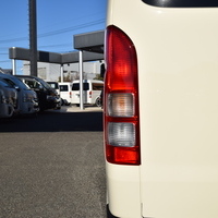 6275 8型ハイエース DX  2WD 2,000CC ガソリン車 4ナンバー 3/6人乗りのサムネイル