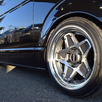 6181 8型ハイエース DX  2WD 2,000CC ガソリン車 4ナンバー 3/6人乗りのサムネイル