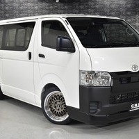 6183 8型ハイエース DX  2WD 2,000CC ガソリン車 4ナンバー 3/6人乗りのサムネイル