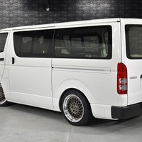 6183 8型ハイエース DX  2WD 2,000CC ガソリン車 4ナンバー 3/6人乗りのサムネイル