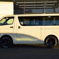 6349 8型ハイエース DX  2WD 2,000CC ガソリン車 4ナンバー 3/6人乗りのサムネイル