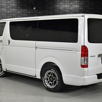 6133 8型ハイエース スーパーGL ダークプライムS  4WD 2,800CC ディーゼル車 4ナンバー 2/5人乗りのサムネイル