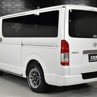 6133 8型ハイエース スーパーGL ダークプライムS  4WD 2,800CC ディーゼル車 4ナンバー 2/5人乗りのサムネイル