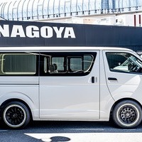 6328.令和8年式 ハイエースバン DX 2WD 2,000cc ガソリン車 走行9キロ 新車未登録のサムネイル