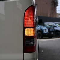 D6350.令和8年式 ハイエースバン DX 2WD 2,000cc ガソリン車 走行8キロ 新車未登録のサムネイル