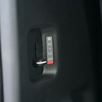 D6350.令和8年式 ハイエースバン DX 2WD 2,000cc ガソリン車 走行8キロ 新車未登録のサムネイル