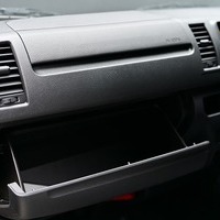 D6350.令和8年式 ハイエースバン DX 2WD 2,000cc ガソリン車 走行8キロ 新車未登録のサムネイル