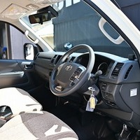 6328.令和8年式 ハイエースバン DX 2WD 2,000cc ガソリン車 走行9キロ 新車未登録のサムネイル