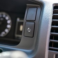 6328.令和8年式 ハイエースバン DX 2WD 2,000cc ガソリン車 走行9キロ 新車未登録のサムネイル