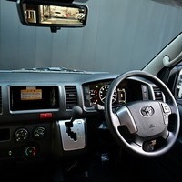 6151.令和8年式 ハイエースバン DX 2WD 2,000cc ガソリン車 走行9キロ 新車未登録のサムネイル