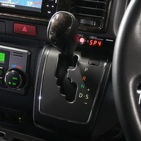 6506 令和2年式 ハイエース スーパーGL ダークプライムⅡ 2WD 2,000cc (ガソリン車)  2/5人乗車  4.8万kmのサムネイル