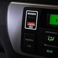 5437 令和7年式 ハイエース スーパーGL  2WD 2,000cc (ガソリン車)  3/6人乗車  0.3万km 車検令和9年7月30日のサムネイル