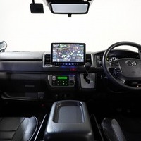 5437 令和7年式 ハイエース スーパーGL  2WD 2,000cc (ガソリン車)  3/6人乗車  0.3万km 車検令和9年7月30日のサムネイル