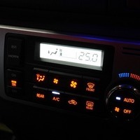 3584 令和4年式 ハイエース スーパーGL 2WD 2,800cc (ディーゼル車) 2/5人乗車 0.7万km 車検令和9年2月12日のサムネイル