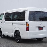 6565　令和7年式　ハイエース　ワゴンGL　ベッドキットⅣ架装　4WD　2700cc　ガソリン車　10人乗り　15kmのサムネイル