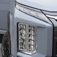 6470　【新車登録済み未使用車】改良後モデル 令和8年式 三菱 デリカD5 P 4WD 2,200㏄ ディーゼル車 走行距離14キロ 車検令和11年2月のサムネイル