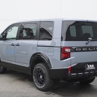 6470　【新車登録済み未使用車】改良後モデル 令和8年式 三菱 デリカD5 P 4WD 2,200㏄ ディーゼル車 走行距離14キロ 車検令和11年2月のサムネイル