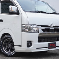 6498　令和5年式　ハイエース　スーパーGL　ダークプライムⅡ　2WD　2000cc　ガソリン車　5人乗り　2.8万kmのサムネイル