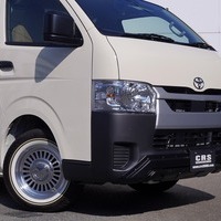 6152　【内装架装車クラシックギアDX】令和8年式　ハイエースバン　DX　2WD　2,000㏄　ガソリン車　走行11キロ　新車未登録のサムネイル