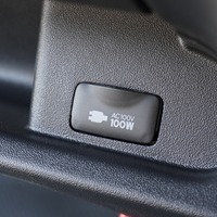 6152　【内装架装車クラシックギアDX】令和8年式　ハイエースバン　DX　2WD　2,000㏄　ガソリン車　走行11キロ　新車未登録のサムネイル