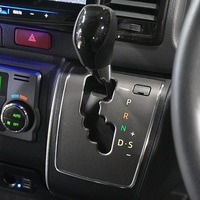 6633 令和7年式 ハイエース スーパーGL ダークプライムS 4WD 2,800cc (ディーゼル車) 2/5人乗車 0.4万km 車検令和9年6月22日のサムネイル