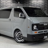 5437 令和7年式 ハイエース スーパーGL  2WD 2,000cc (ガソリン車)  3/6人乗車  0.3万km 車検令和9年7月30日のサムネイル