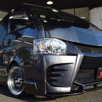 6635　平成30年式 ハイエースバン ワイドボディ ダークプライム　2WD 2,700cc ガソリン車 5人乗り 3.8万kmのサムネイル