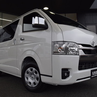 6411 ハイエース ダークプライムＳ 2WD 2800cc ディーゼル車 5人乗りのサムネイル