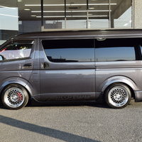 6635　平成30年式 ハイエースバン ワイドボディ ダークプライム　2WD 2,700cc ガソリン車 5人乗り 3.8万kmのサムネイル