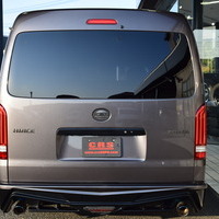 6635　平成30年式 ハイエースバン ワイドボディ ダークプライム　2WD 2,700cc ガソリン車 5人乗り 3.8万kmのサムネイル