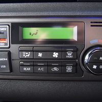 5092　令和7年式 ハイエースバン ダークプライムS　2WD 2,800cc ディーゼル車 5人乗り 0.5万kmのサムネイル