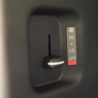 新車 8型ハイエース DX  2WD 2,000cc ガソリン車 4ナンバー 3/6人乗りのサムネイル