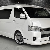 6587 令和5年式 ハイエース ワゴンGL   2WD 2,700cc (ガソリン車)  10人乗車  2.0万km 車検:令和8年11月23日のサムネイル