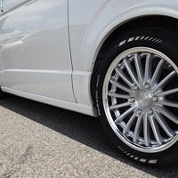 5092　令和7年式 ハイエースバン ダークプライムS　2WD 2,800cc ディーゼル車 5人乗り 0.5万kmのサムネイル