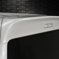 6587 令和5年式 ハイエース ワゴンGL   2WD 2,700cc (ガソリン車)  10人乗車  2.0万km 車検:令和8年11月23日のサムネイル