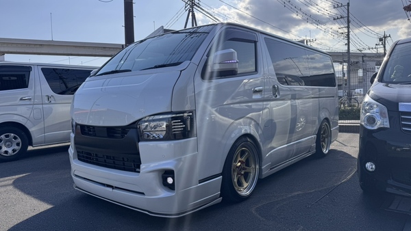 CRS横浜　ハイエース　内装お洒落カスタム