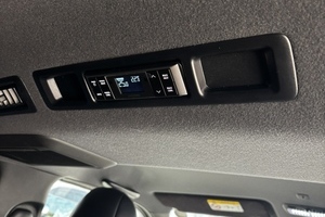 なかしーのハイエースのリア空調、こんなお悩みありませんか！？快適パーツご紹介！！サムネイル