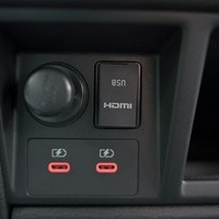 6470　【新車登録済み未使用車】改良後モデル 令和8年式 三菱 デリカD5 P 4WD 2,200㏄ ディーゼル車 走行距離14キロ 車検令和11年2月のサムネイル