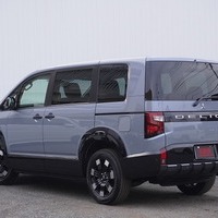 6470　【新車登録済み未使用車】改良後モデル 令和8年式 三菱 デリカD5 P 4WD 2,200㏄ ディーゼル車 走行距離18キロ 車検令和11年2月のサムネイル