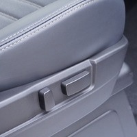 6470　【新車登録済み未使用車】改良後モデル 令和8年式 三菱 デリカD5 P 4WD 2,200㏄ ディーゼル車 走行距離18キロ 車検令和11年2月のサムネイル