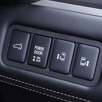 6470　【新車登録済み未使用車】改良後モデル 令和8年式 三菱 デリカD5 P 4WD 2,200㏄ ディーゼル車 走行距離18キロ 車検令和11年2月のサムネイル