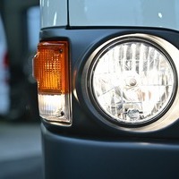 6273.令和8年式 ハイエースバン DX 2WD 2,000cc ガソリン車 走行20キロ 新車未登録のサムネイル