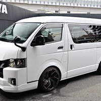 5104. 平成26年式 ハイエース  ワゴンGL 2WD 2,700㏄ ガソリン車 10人乗り 走行1,2万キロ 検査1年付きのサムネイル