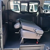 5882.令和8年式 キャラバン グランドプレミアムGX 寒冷地仕様 4WD 2,400cc ディーゼル車 走行30キロ 新車未登録のサムネイル